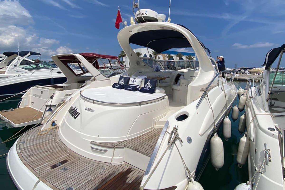Location Yacht Malibu (13 m) – Marina Smir 2